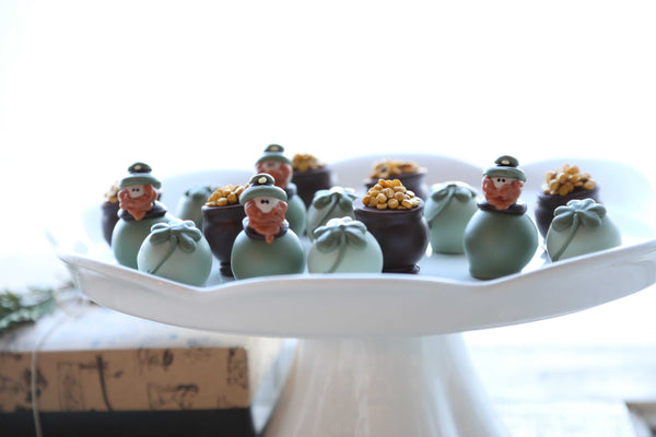 Chocolate Truffles ~ 16-Piece Gift ~ Leprechauns and Pots of Gold