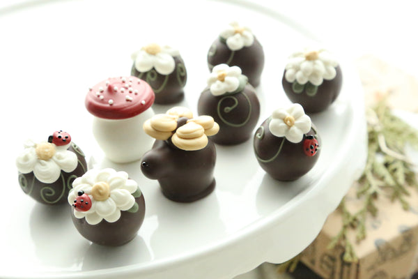 Cordial Cherries ~ 9-Piece Gift ~ Daisy Patch