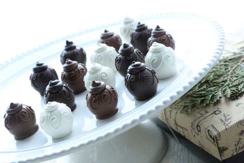 Cordial Cherries ~ 16-Piece Gift ~ The Flight