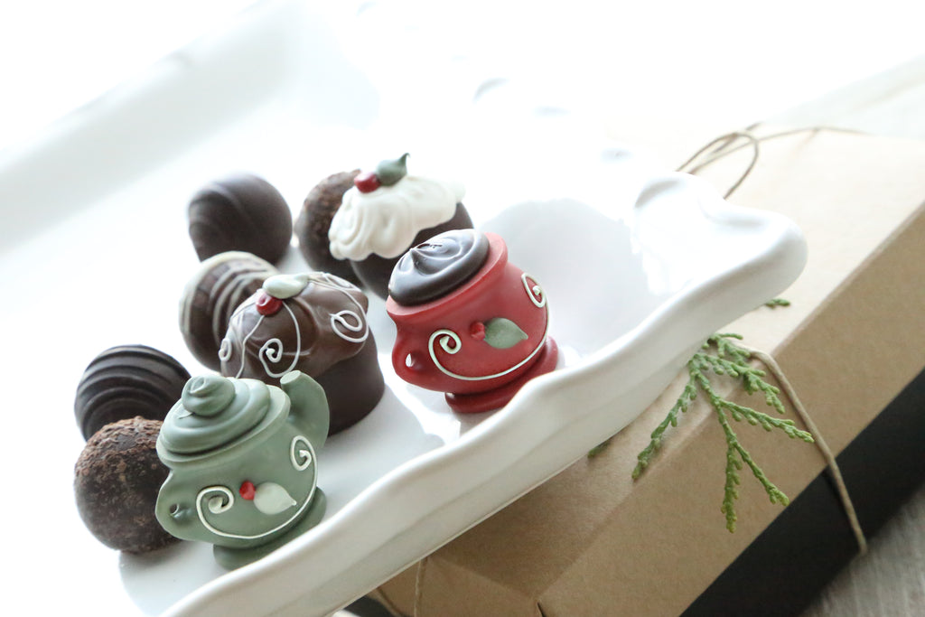 Combo Gift ~ 9-Piece ~ Christmas Tea & Cakes