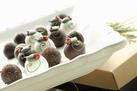 Combo Gift ~ 16-Piece ~ Holly Berries