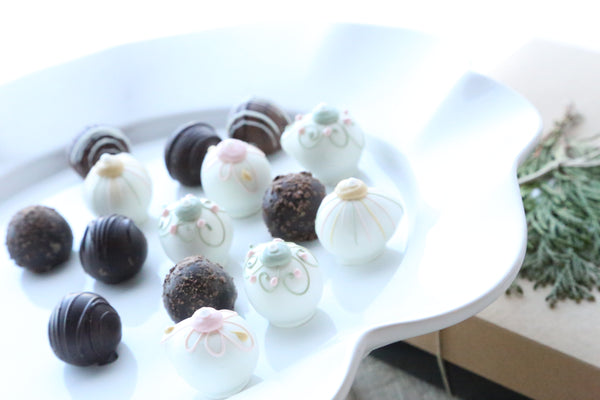 Combo ~ 16-Piece Gift ~ Easter Eggs (Cherries & Truffles)