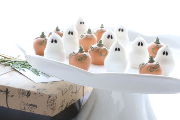 Cordial Cherries ~ 16-Piece Gift ~ Pumpkins and Ghosts
