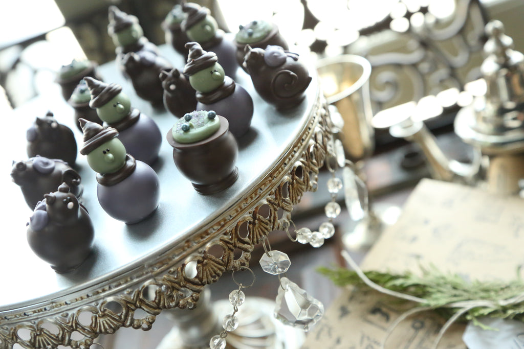 Cordial Cherries ~ 16-Piece Gift ~ Witches, Brew, and Black Cats