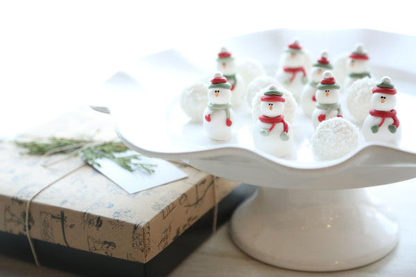 Cordial Cherries ~ 16-Piece Gift ~ Snowmen and Snowballs